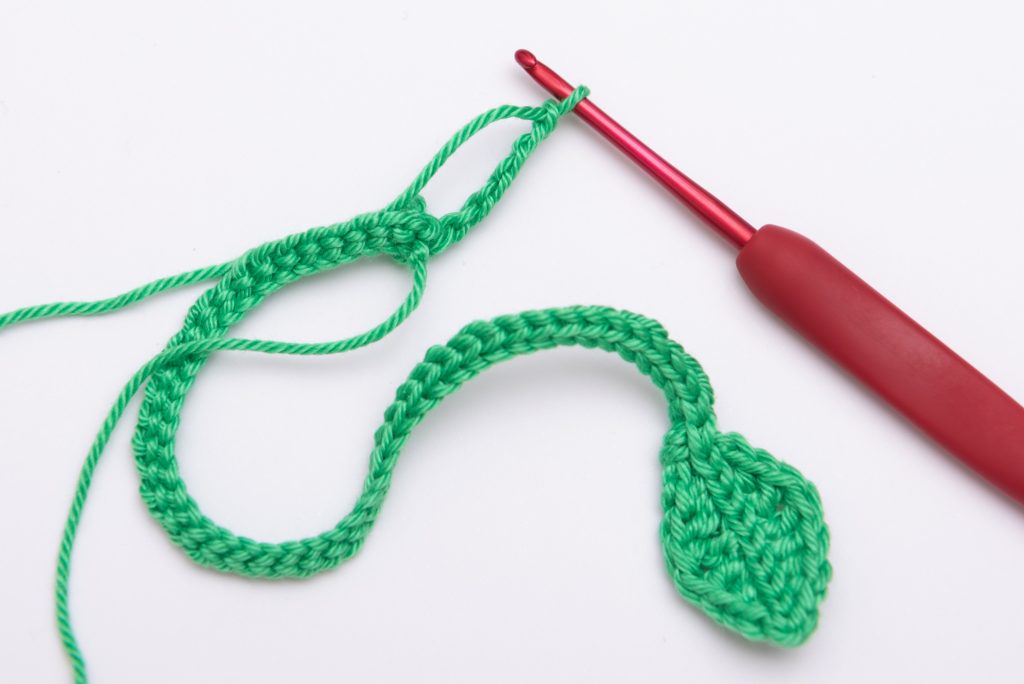 Miller Eszter - horgolt citrom cica amigurumi - levél