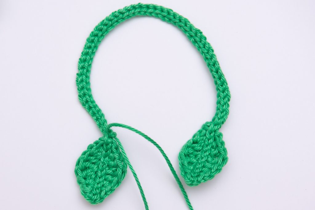 Miller Eszter - horgolt citrom cica amigurumi - levél