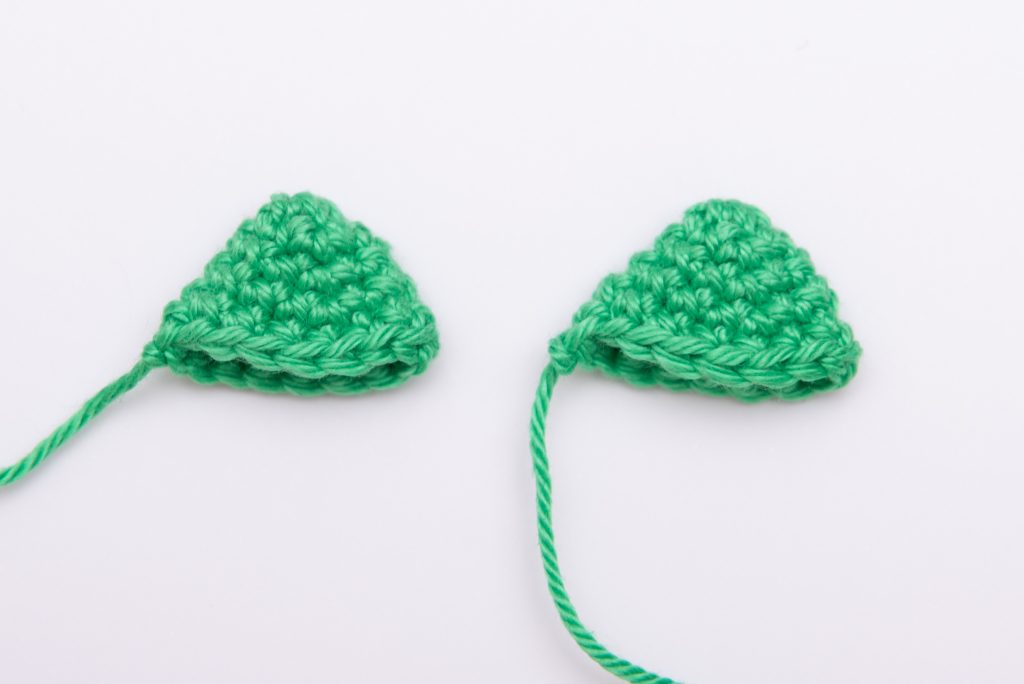 Miller Eszter - horgolt citrom cica amigurumi - fülek