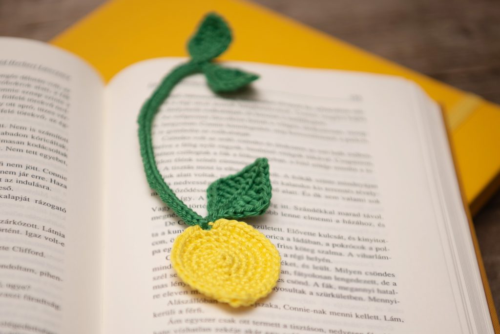 Horgolt citrom könyvjelző