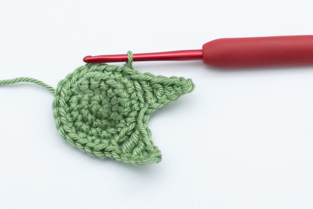 Padlizsán amigurumi - ingyenes horgolás minta