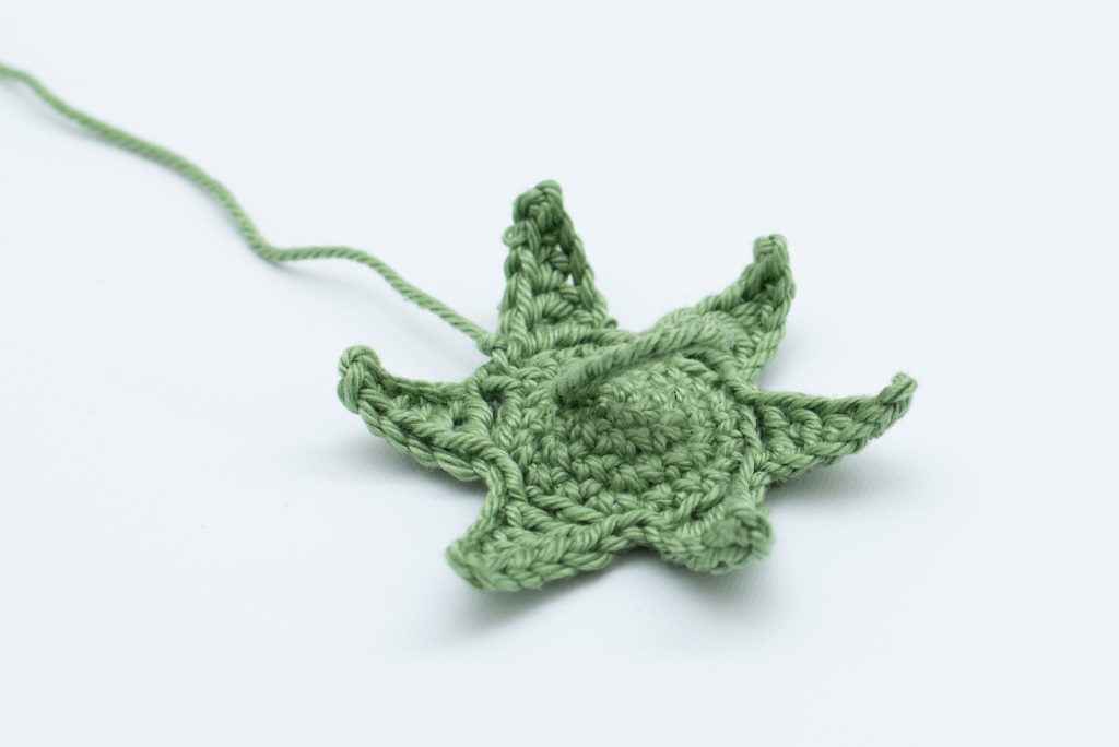 Padlizsán amigurumi - ingyenes horgolás minta