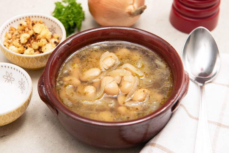 Hagymás bableves - vegán és gluténmentes