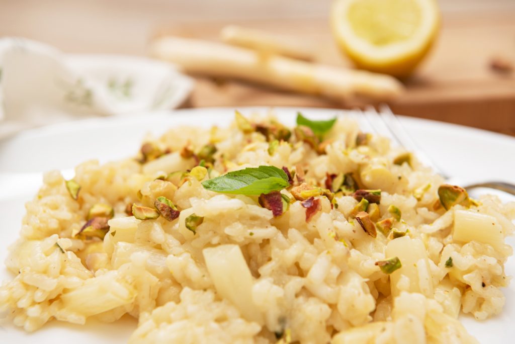 Vegán és gluténmentes spárgás rizottó recept