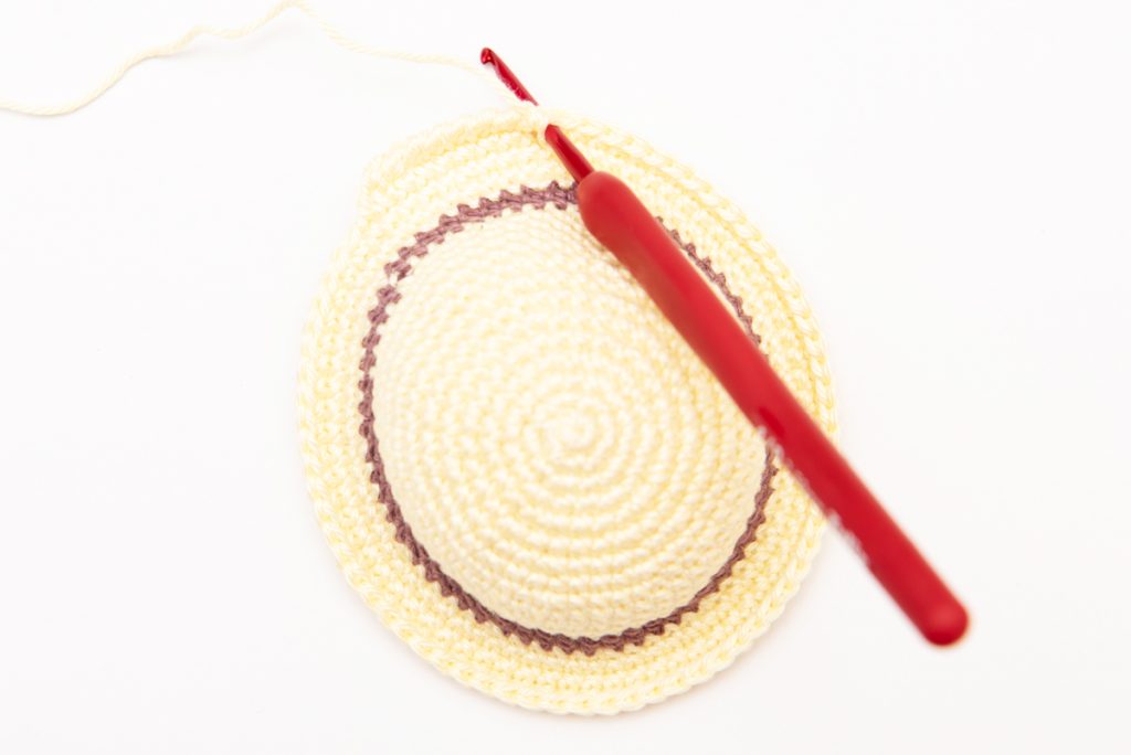 Fekete macsak amigurumi - ingyenes horgolásminta